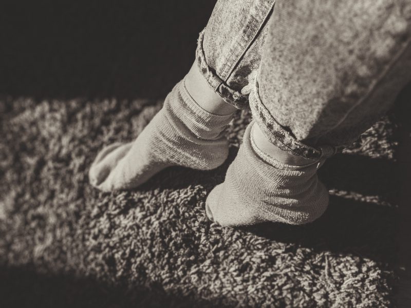feet-on-carpet